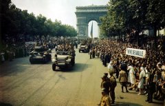 Liberation of Paris, Parade on Champs Elysees